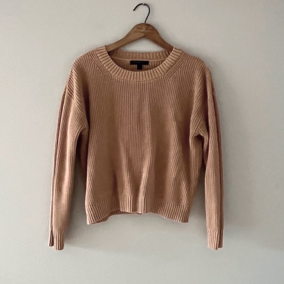 Banana Republic Sweaters - Banana Republic ribbed cropped sweater, sz M